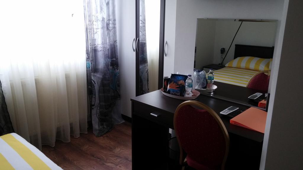 Rooms Du-Na Zagabria Esterno foto