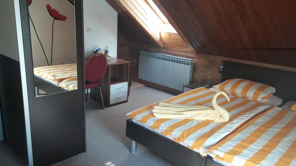 Rooms Du-Na Zagabria Esterno foto