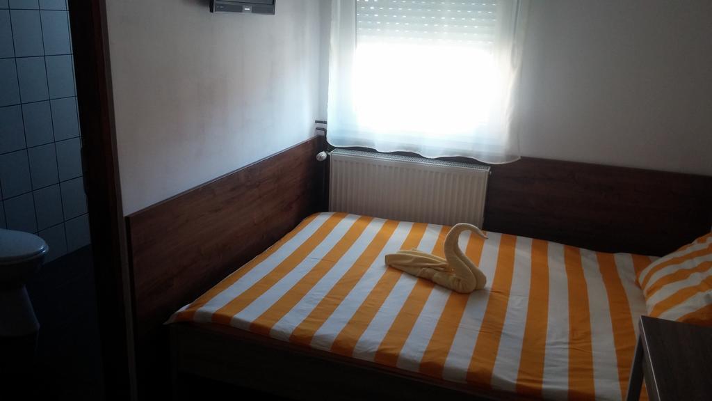 Rooms Du-Na Zagabria Esterno foto