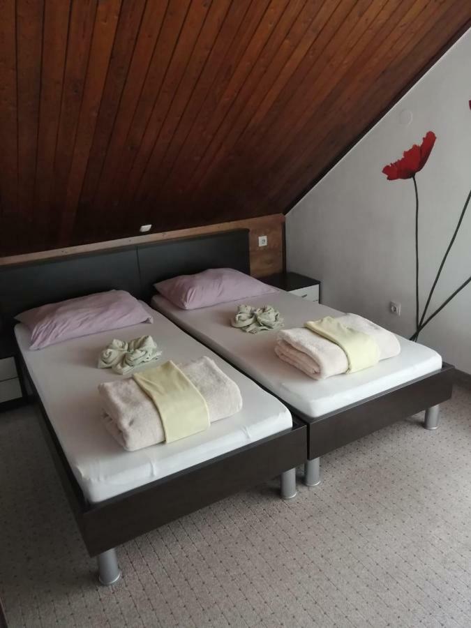 Rooms Du-Na Zagabria Camera foto